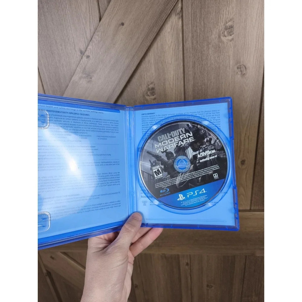 Call of Duty Modern‎ Warfare PS4 Complete CIB PlayStation 4 Activision